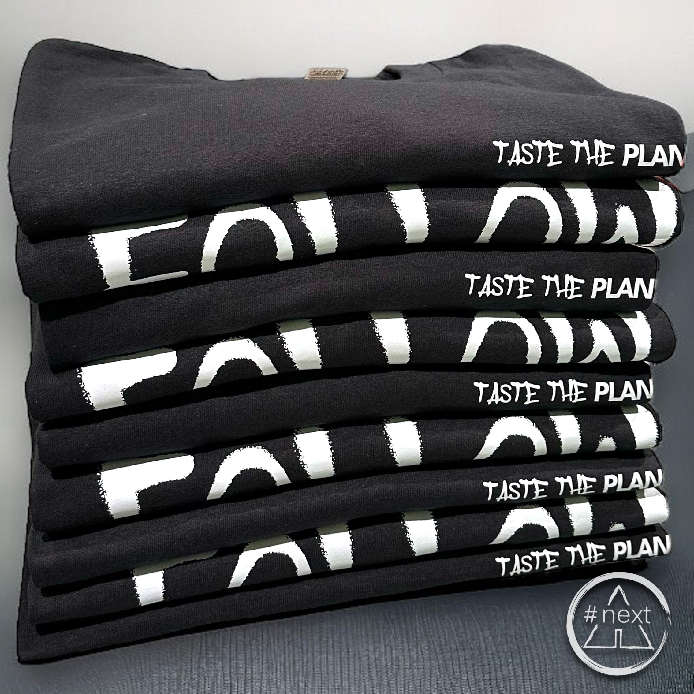 nngr2 - T-shirt in cotone 100% - I HAVE A PLAN - Follow Your Drink - Nero