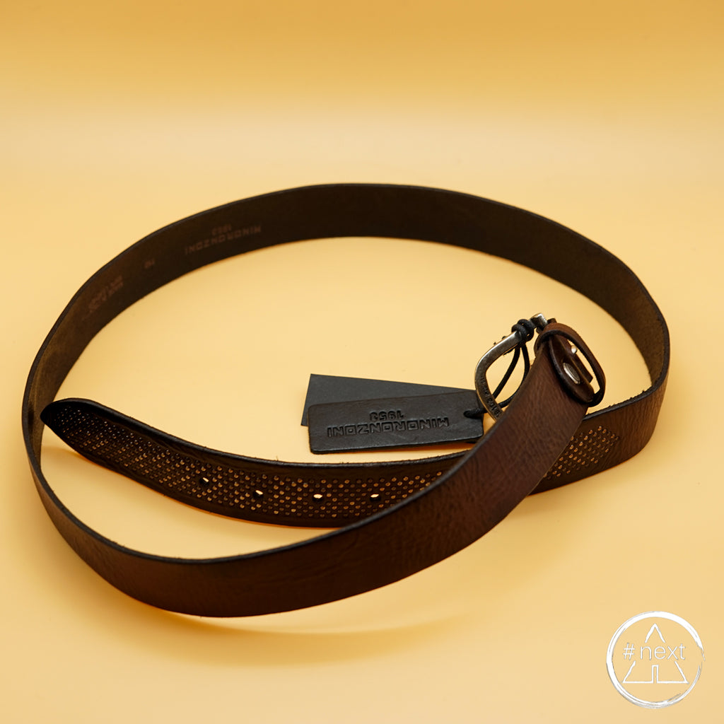 Minoronzoni 1953 - Cintura pelle invecchiata con micro rivetti - Marrone - ANDY #NEXT